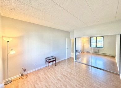 Recently remodeled, turn-key ground floor 1 bed 1 bath unit in