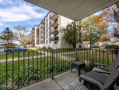 Recently remodeled, turn-key ground floor 1 bed 1 bath unit in