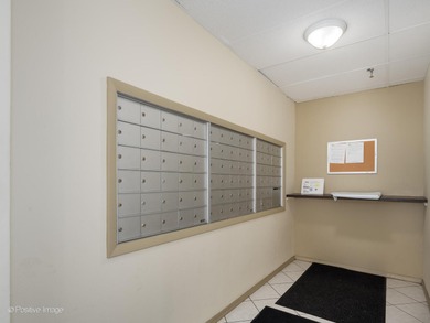 Recently remodeled, turn-key ground floor 1 bed 1 bath unit in