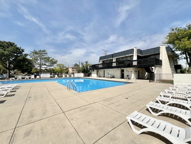 Recently remodeled, turn-key ground floor 1 bed 1 bath unit in