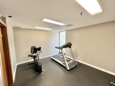 Recently remodeled, turn-key ground floor 1 bed 1 bath unit in