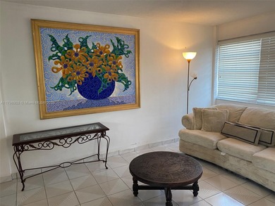 Location,location!!Centrally located 1/1 condo minutes from