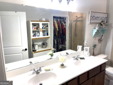 Gorgeous breathtaking scenery from your cozy covered back patio