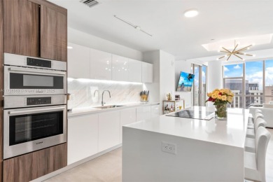 Stunning and spacious corner residence on the 40th fl with