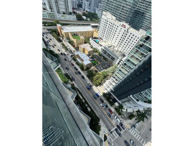 Modern & stylish 2 Bed | 2 Bath at SLS Brickell! Elegant