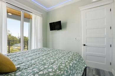 ** THIS ONE HAS IS ALL!!**  Direct Gulf Access + almost BRAND