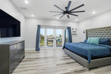 ** THIS ONE HAS IS ALL!!**  Direct Gulf Access + almost BRAND