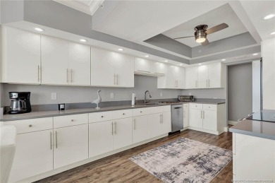 Direct oceanfront at the Regency on spectacular Hutchinson