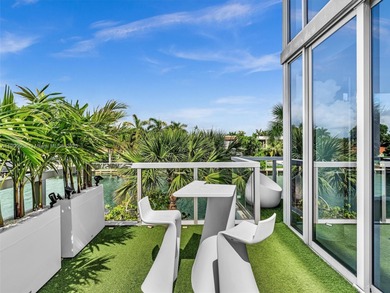 Have you ever dreamt of living on an island? Welcome to Bay