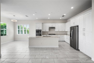 Stunning Coach Home in Azure at Hacienda Lakes!

Welcome to