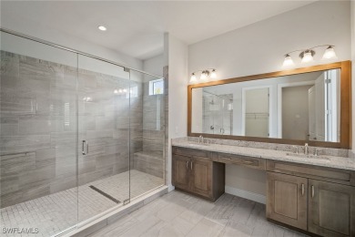 Stunning Coach Home in Azure at Hacienda Lakes!

Welcome to