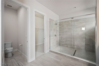 Stunning Coach Home in Azure at Hacienda Lakes!

Welcome to