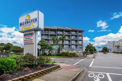 This top-floor (4th floor) 1-bedroom, 1-bathroom condo with