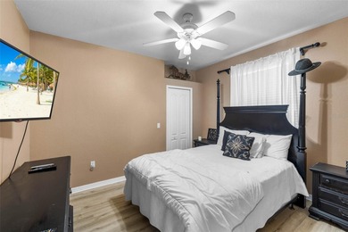 ONE-OF-A-KIND WATERFRONT VIEWS - FISH RIGHT FROM YOUR DOCK!
