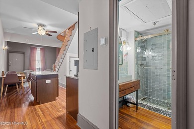 Fully furnished 1 bed, 1 bath condo with views of the iconic