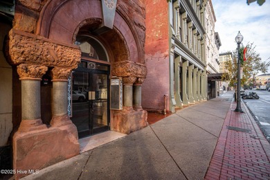 Fully furnished 1 bed, 1 bath condo with views of the iconic