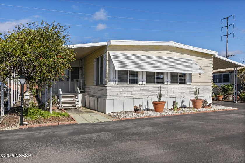 NEW ROOF on this Move-In Ready 2-bedroom, 2-bath mobile home in - photo 2