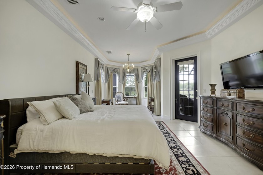 Welcome to this exceptional waterfront retreat, lovingly - photo 30