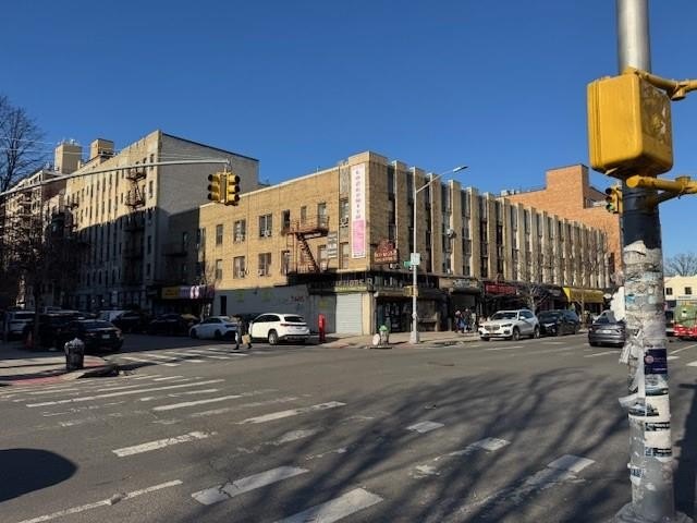 Investment Opportunity: Prime Comer Mixed-Use Property 1901 - photo 4