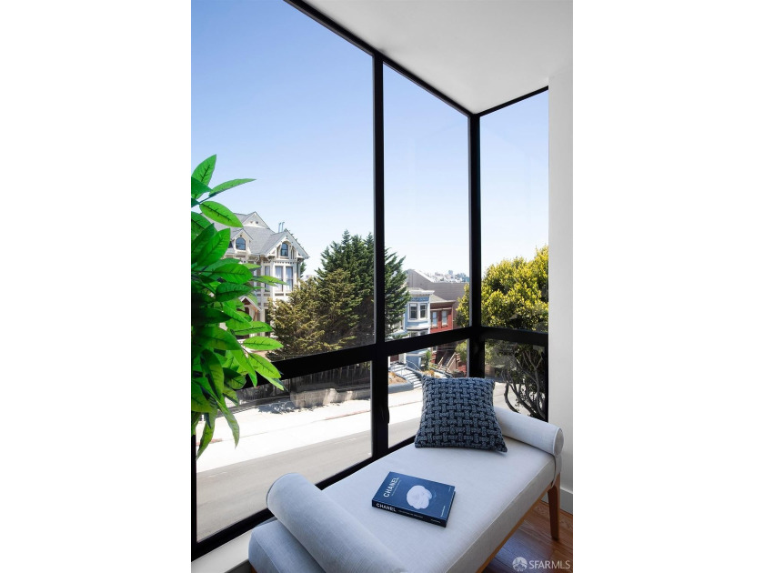 932 Broderick Street #2 is a beautifully renovated 2-bedroom - photo 15