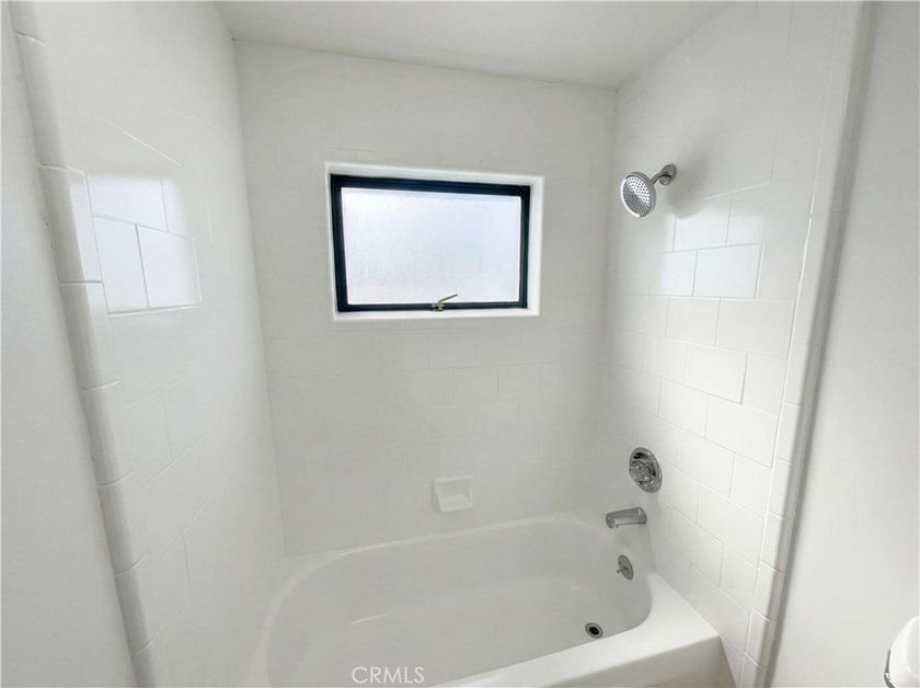 Modern loft-style condo in the heart of San Francisco's SoMa! - photo 17