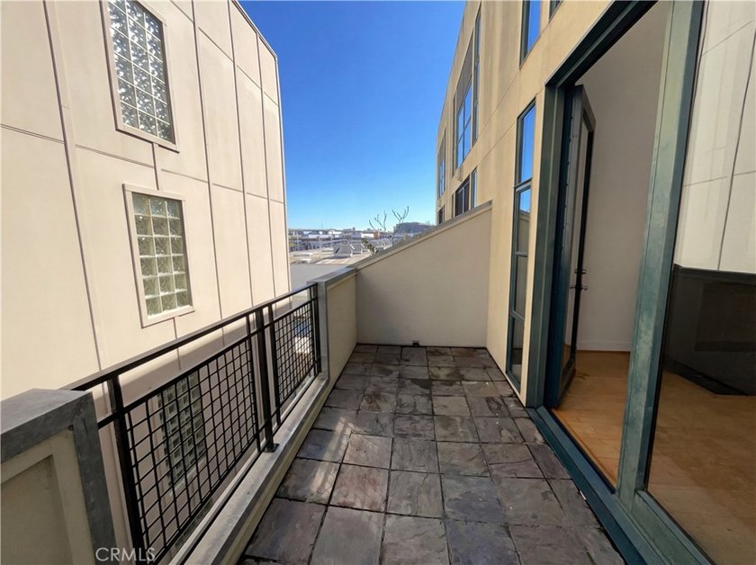 Modern loft-style condo in the heart of San Francisco's SoMa! - photo 22