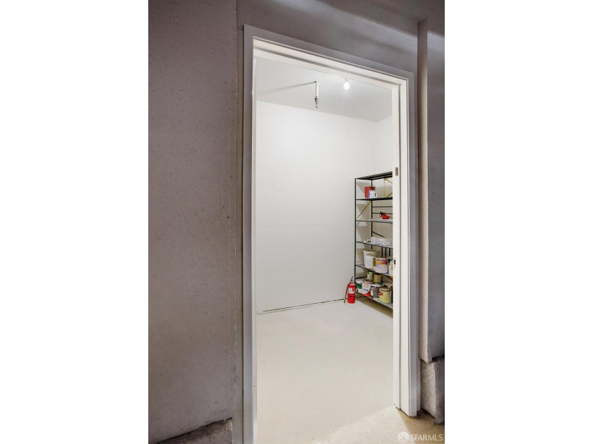 932 Broderick Street #2 is a beautifully renovated 2-bedroom - photo 25