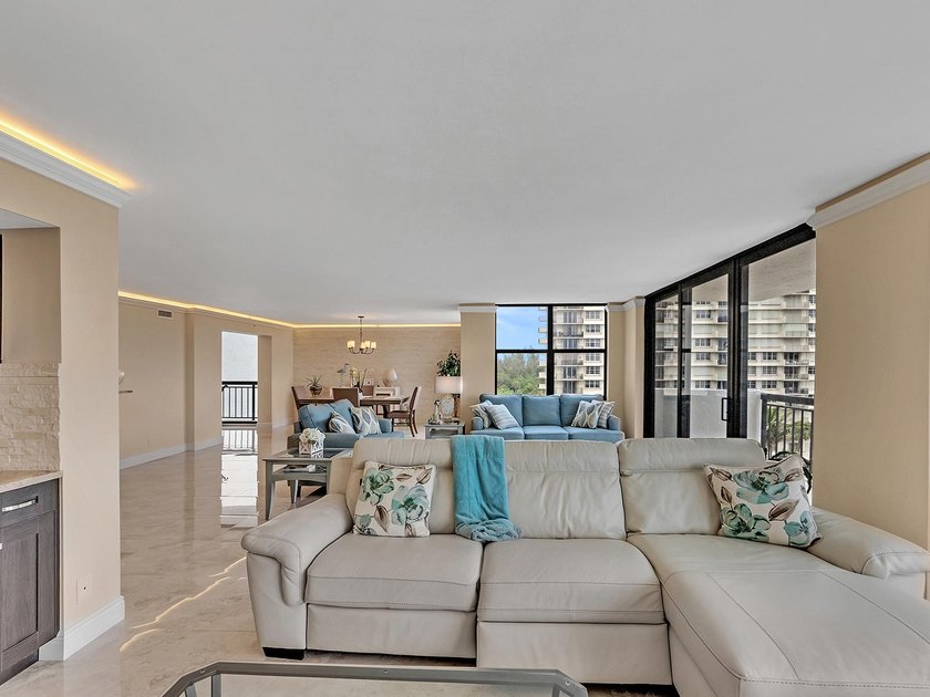 Absolutely Stunning 3 Bedroom Model Condo with Gorgeous Ocean - photo 15