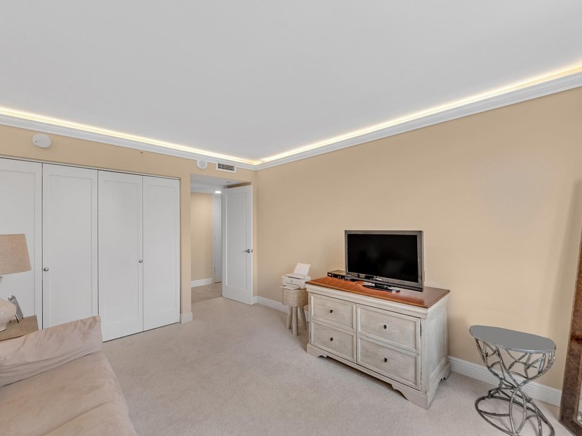 Absolutely Stunning 3 Bedroom Model Condo with Gorgeous Ocean - photo 24