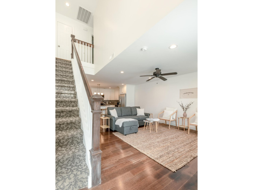 Modern Luxury in the Heart of Park Circle! Step into this - photo 5