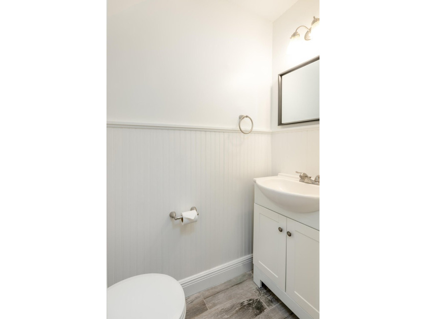 Modern Luxury in the Heart of Park Circle! Step into this - photo 8