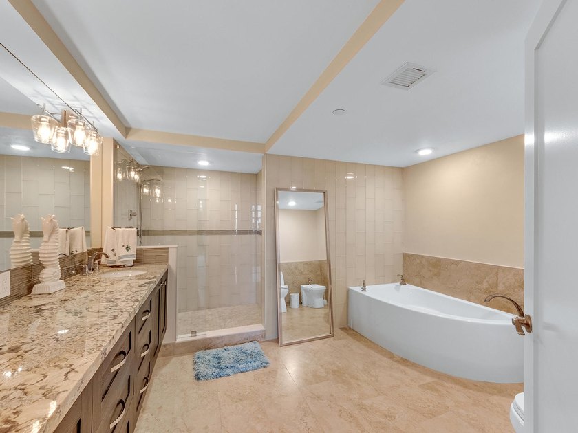 Absolutely Stunning 3 Bedroom Model Condo with Gorgeous Ocean - photo 31
