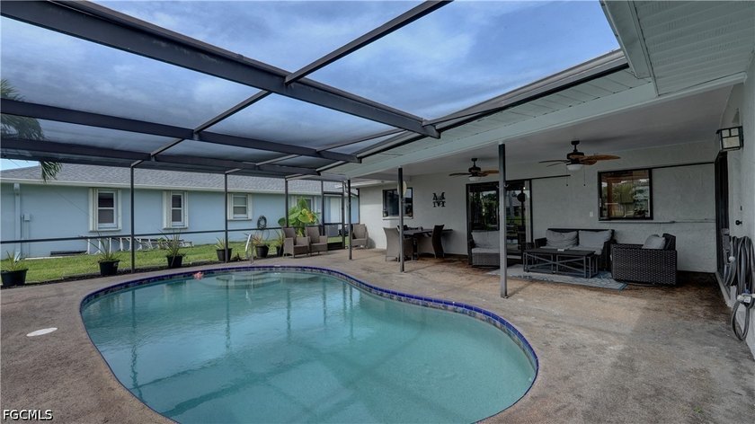 Welcome to your dream home in Cape Coral! This stunning - photo 32
