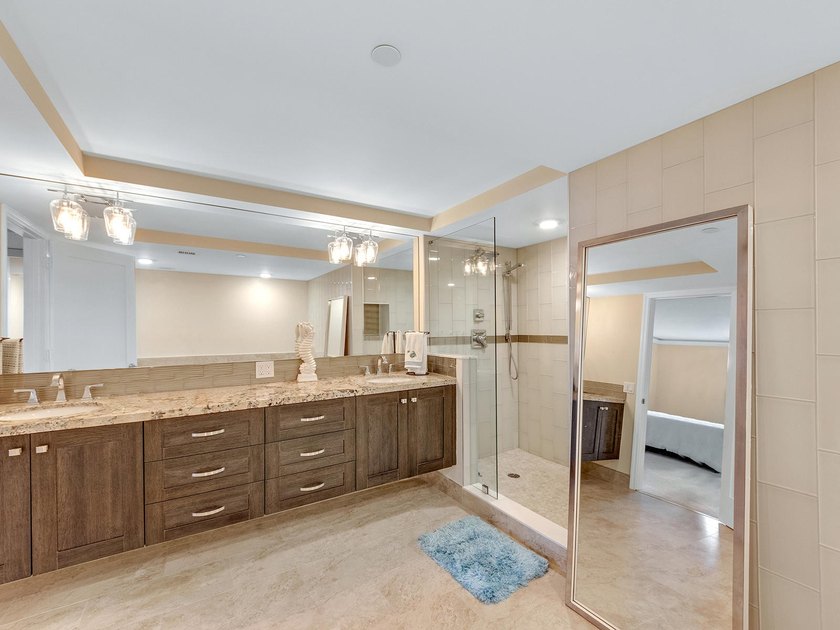Absolutely Stunning 3 Bedroom Model Condo with Gorgeous Ocean - photo 32