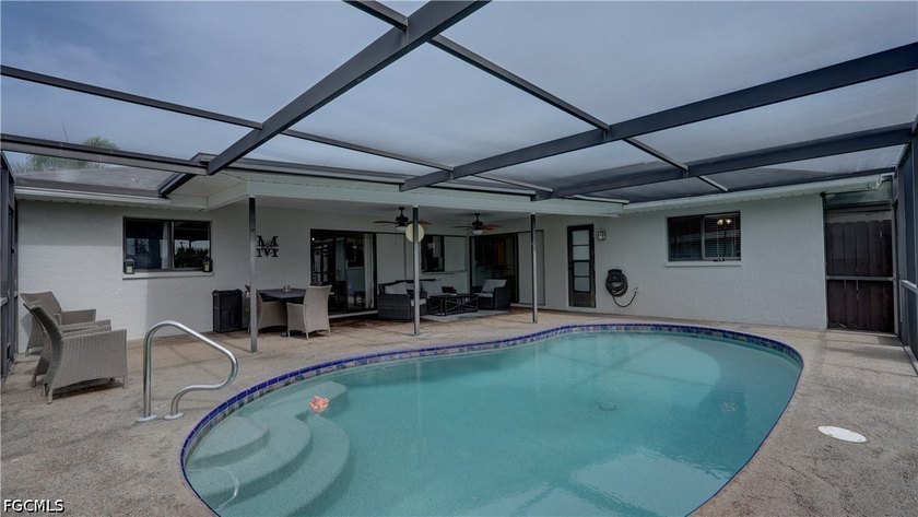 Welcome to your dream home in Cape Coral! This stunning - photo 33