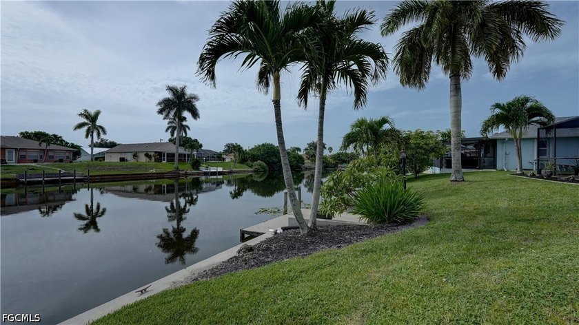 Welcome to your dream home in Cape Coral! This stunning - photo 36