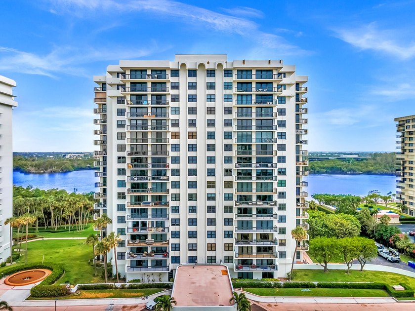 Absolutely Stunning 3 Bedroom Model Condo with Gorgeous Ocean - photo 41