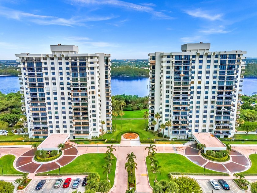 Absolutely Stunning 3 Bedroom Model Condo with Gorgeous Ocean - photo 42