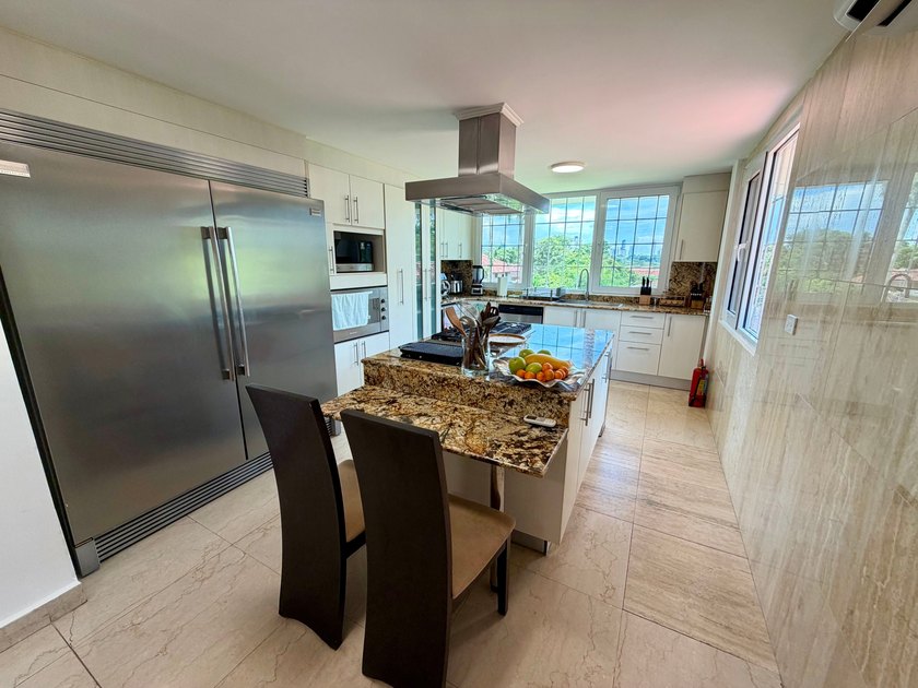 Majestic Family Home in Albrook with Private Gardens
Set in one - photo 3
