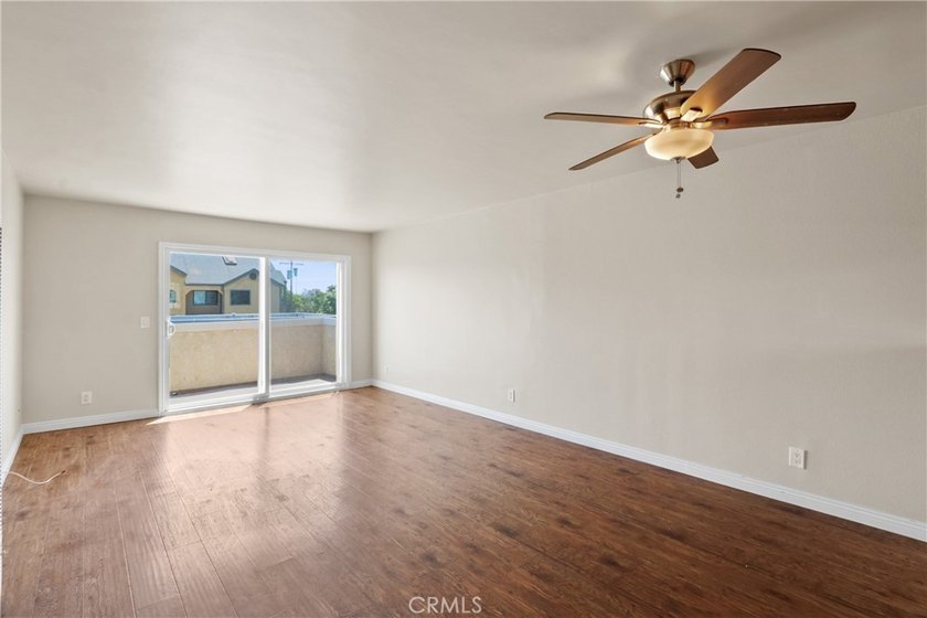 Welcome to this charming North Alamitos Beach condo, ideally - photo 7