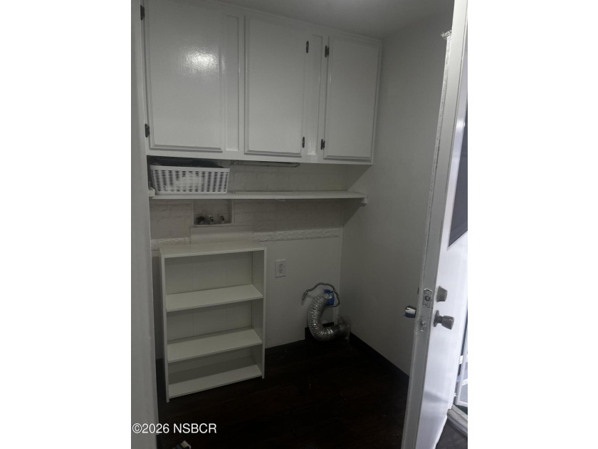 Ready to move in? This 2-bedroom 2-bath mobile home is waiting - photo 8