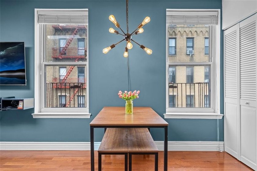 Sun-Drenched Top Floor Corner Unit with Skylights and TWO - photo 4