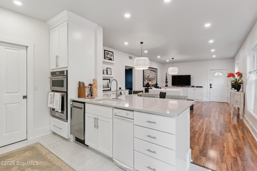Fabulous completely renovated 3 bedroom/2 bath St. Simons Island - photo 11