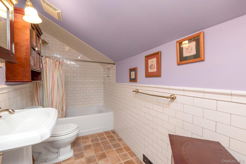 An Amazing 5 Bed, 3 Bath Farm Ranch With Open Floor Plan In The - photo 22