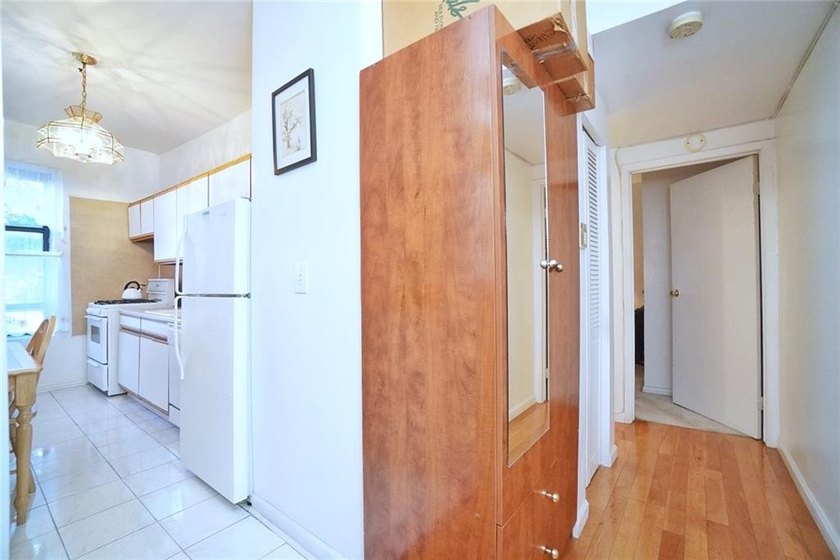 7101 Colonial Road, Bay Ridge, Brooklyn - Spacious One-Bedroom - photo 8