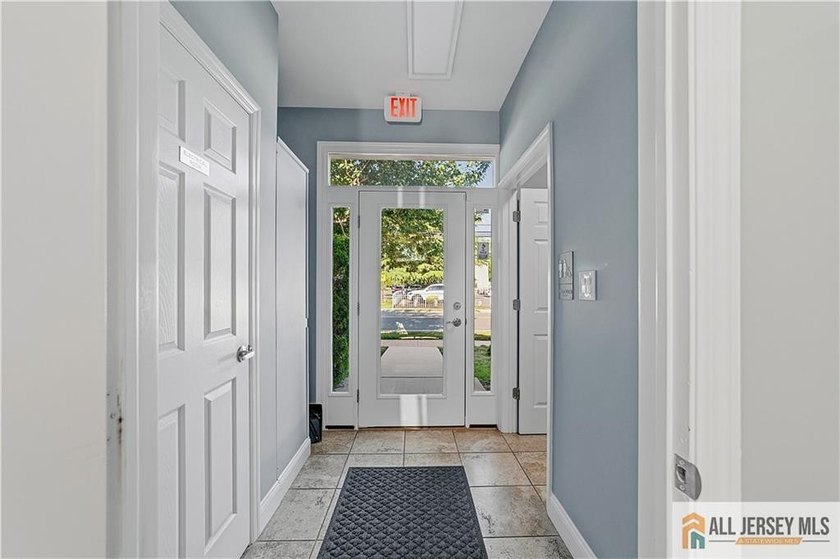 Exceptional opportunity to own a beautifully updated commercial - photo 4