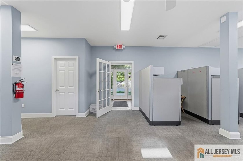 Exceptional opportunity to own a beautifully updated commercial - photo 5