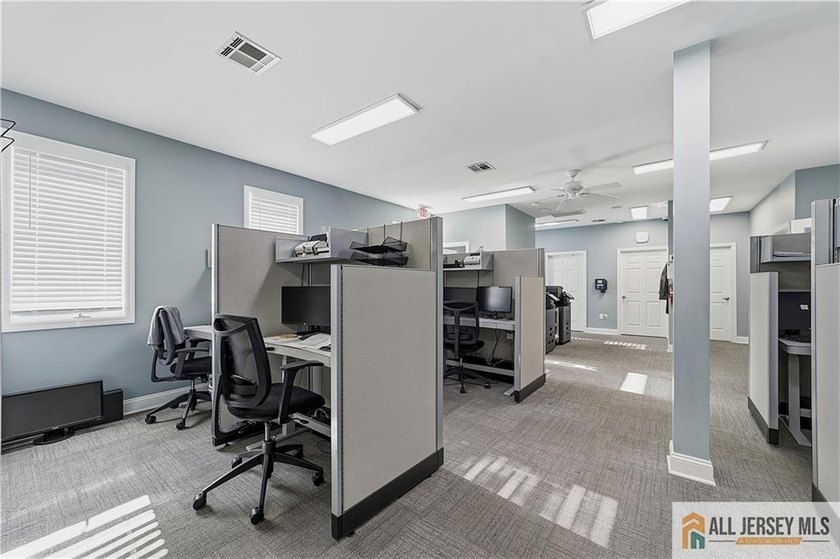 Exceptional opportunity to own a beautifully updated commercial - photo 6