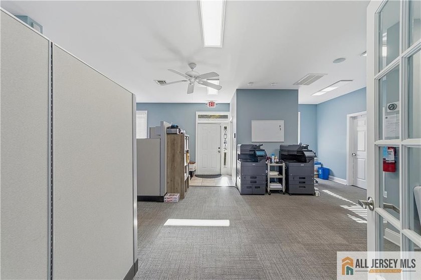 Exceptional opportunity to own a beautifully updated commercial - photo 9