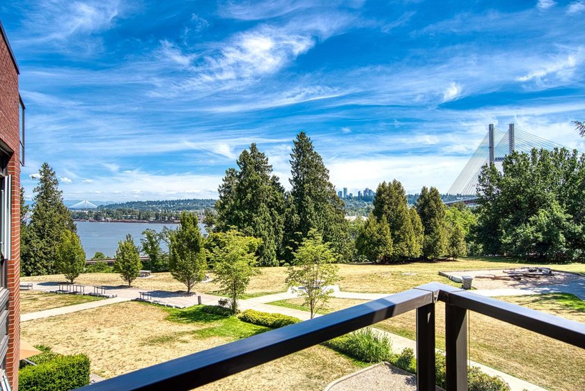 Welcome to The Lookout at Victoria Hill. This 2 bedroom + den, 2 - photo 32